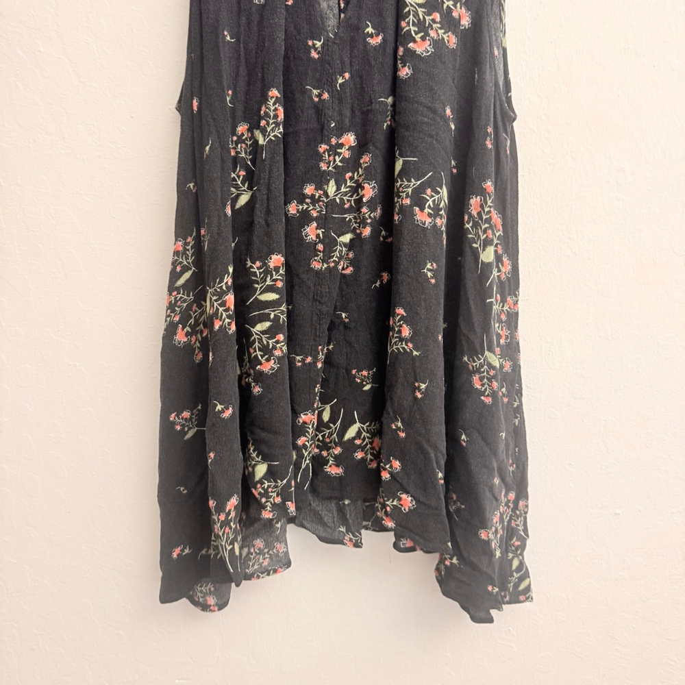 Free People Women’s Black Floral Sleeveless Tunic Top Size Medium - Picture 3 of 6